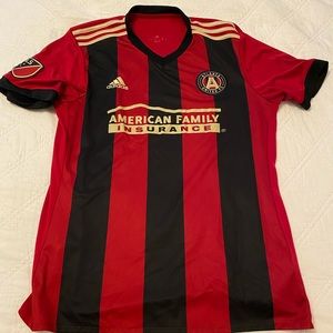 Atlanta United Inaugural Season Kit/Jersey size large